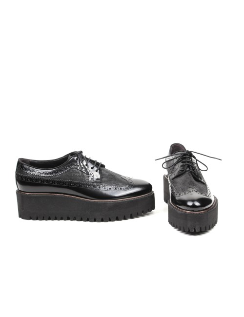 SCHNUERSCHUH D466M