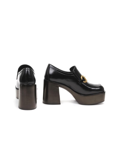 HEEL SHOE CURATOR