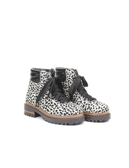 SCHNUERSTIEFELETTE MIT FELL RESIA