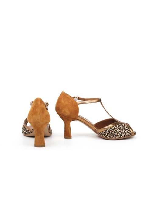 SCARPA CON TACCO A050
