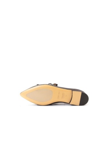 SHOE 1749