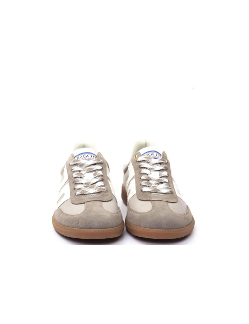 SNEAKER GHOST