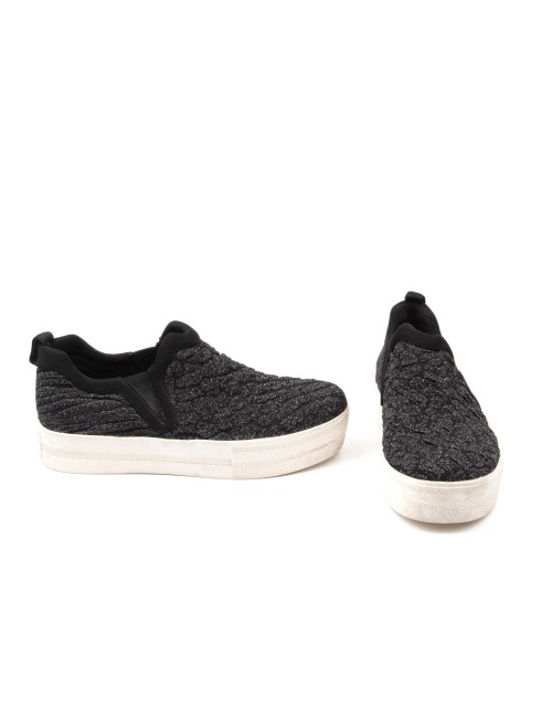 SNEAKER JANE
